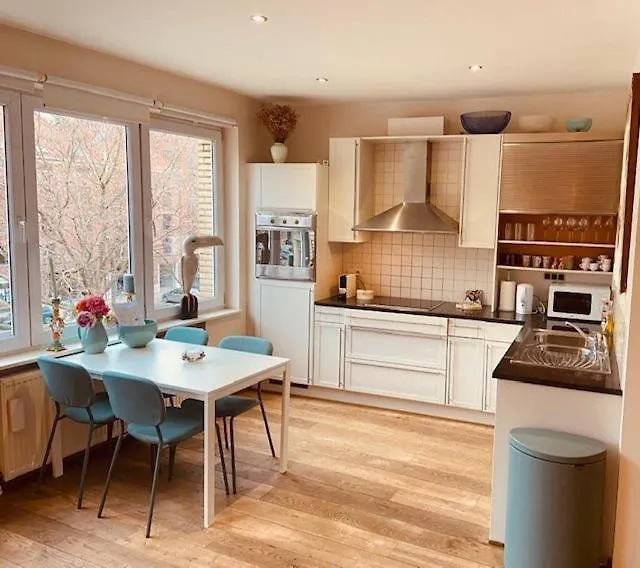 Charming & Spacious Duplex Viewing The Lovely Mas Αμβέρσα Διαμέρισμα