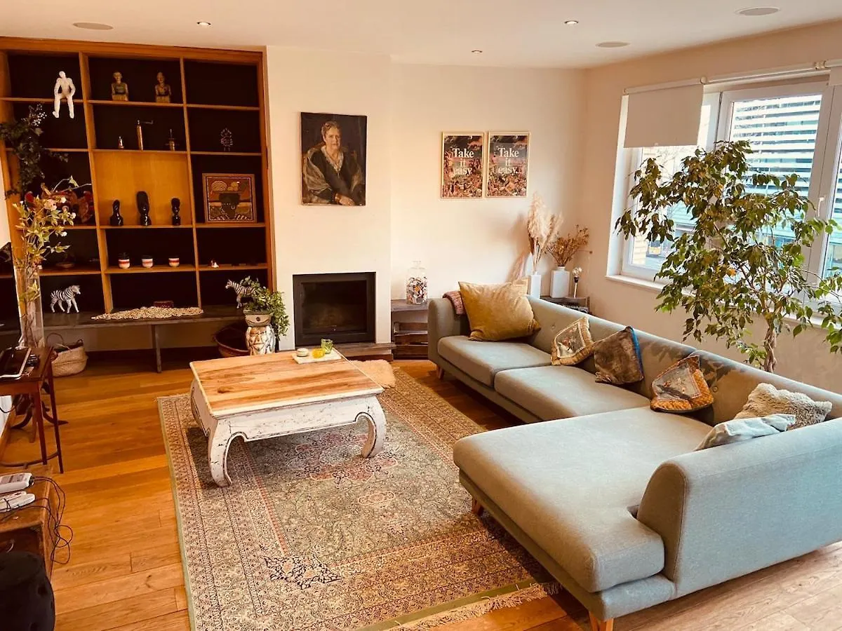 Charming & Spacious Duplex Viewing The Lovely Mas Αμβέρσα